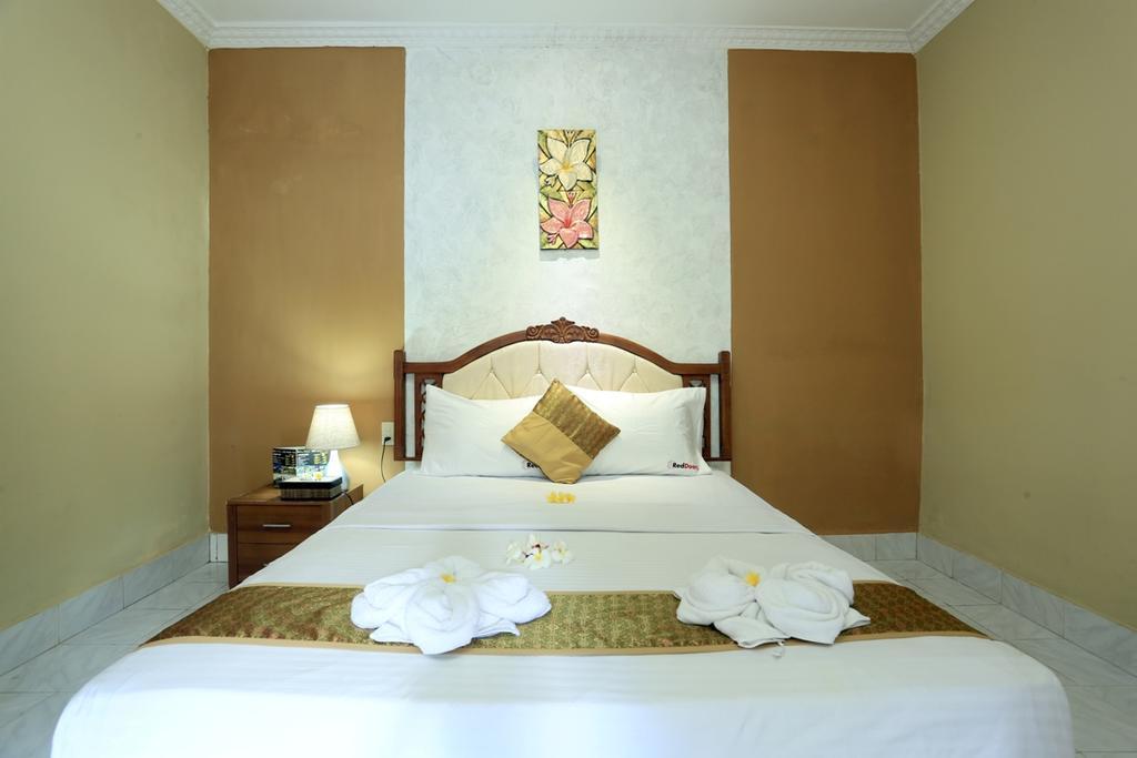 Reddoorz Near Double Six Wisma tamu