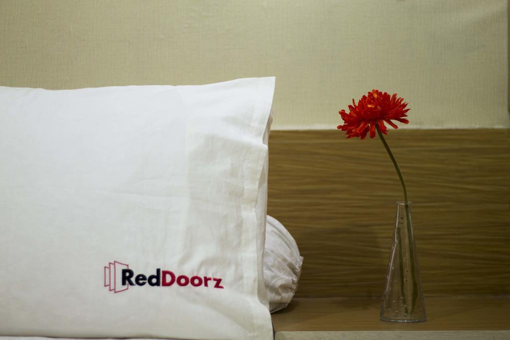 Reddoorz Near Double Six Wisma tamu